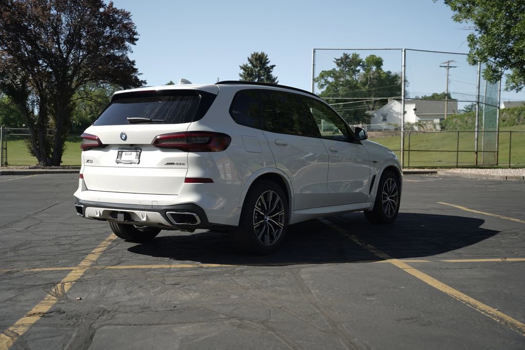 Used 2022 BMW X5 xDrive45e w/ M Sport Package AWD/4WD image 5