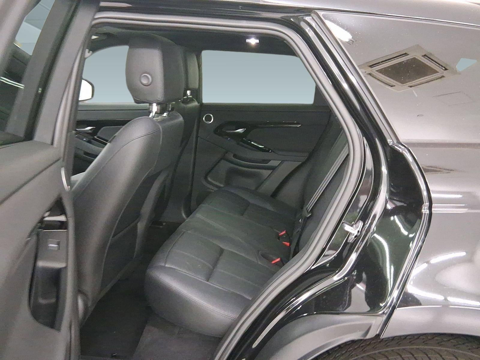 Used 2025 Land Rover Range Rover Evoque Dynamic SE image 12