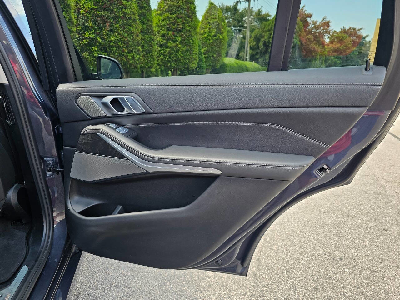 Used 2021 BMW X7 xDrive40i w/ Premium Package image 36