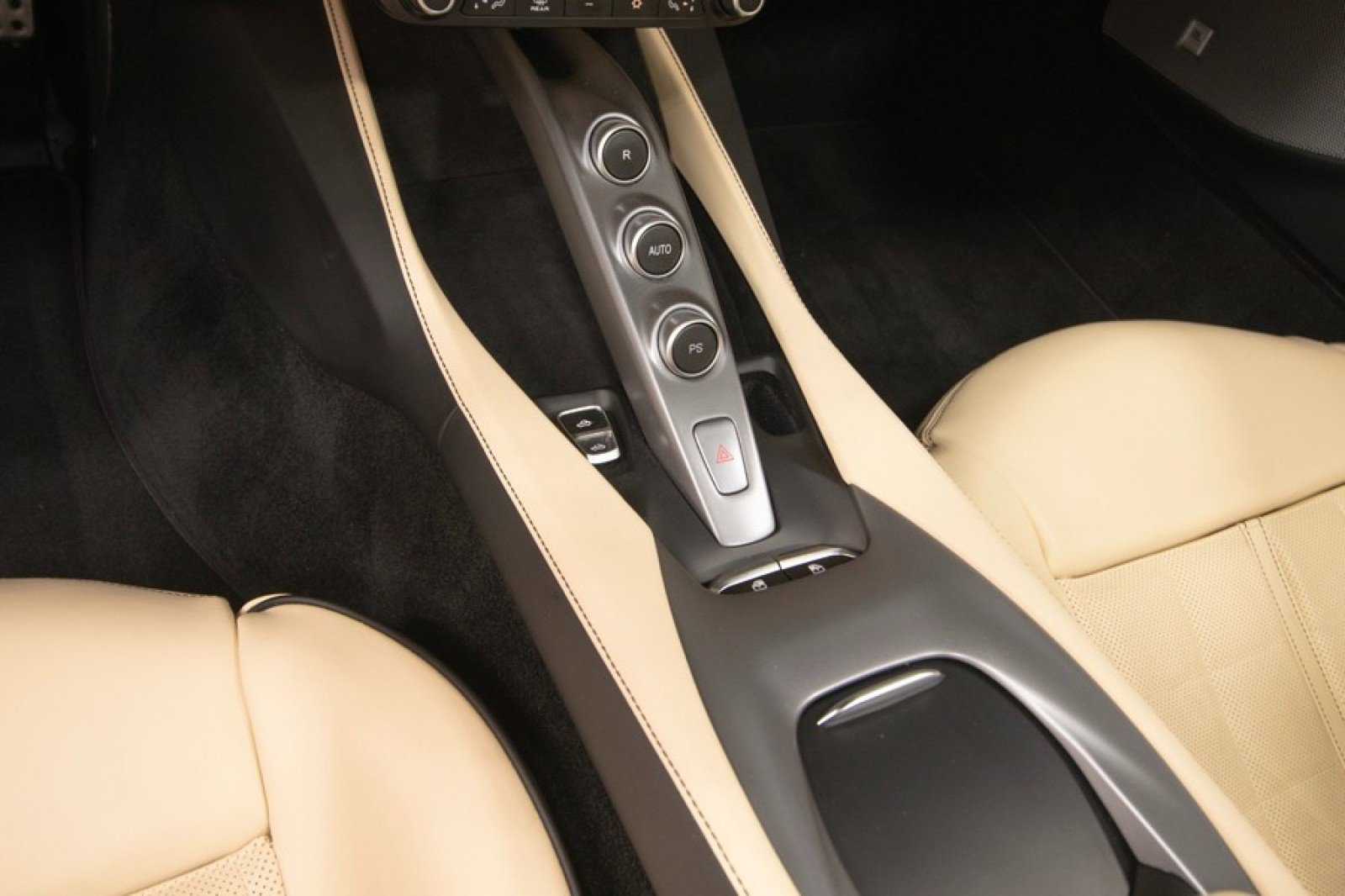 Used 2020 Ferrari Portofino image 39