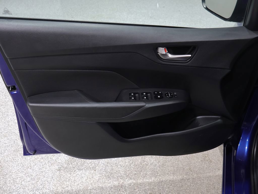 Used 2021 Hyundai Accent SE FWD image 12