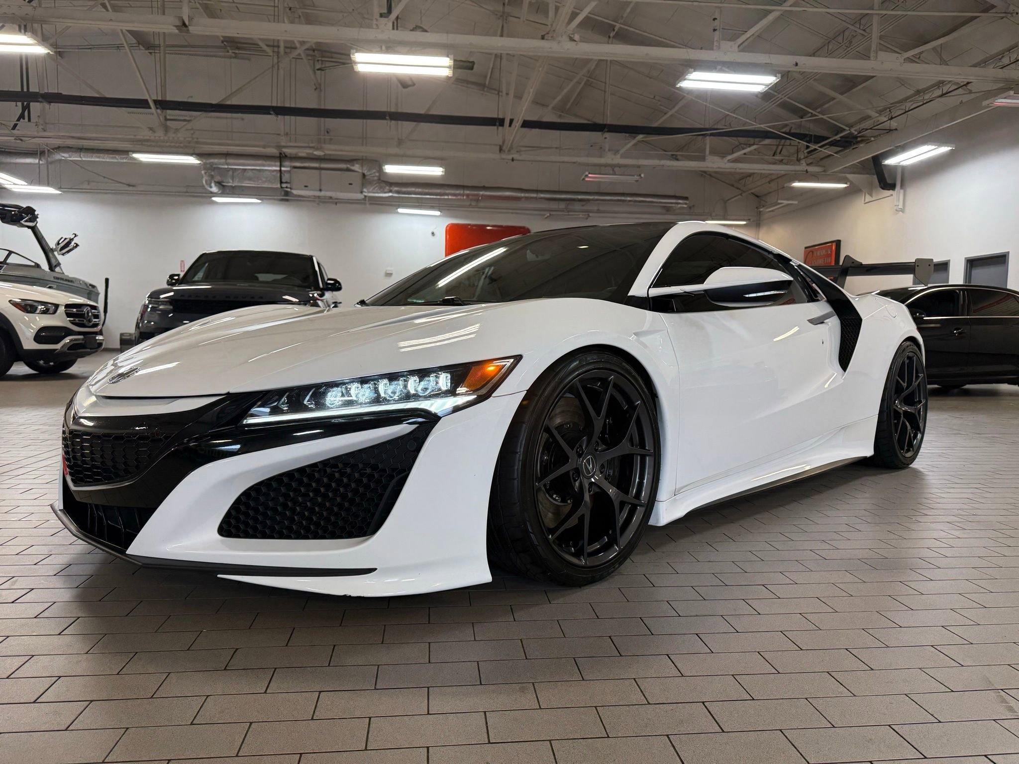 Used 2017 Acura NSX image 3