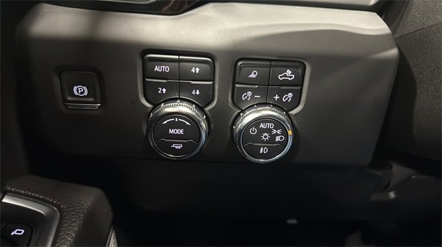 Used 2024 GMC Sierra 3500 Denali image 22