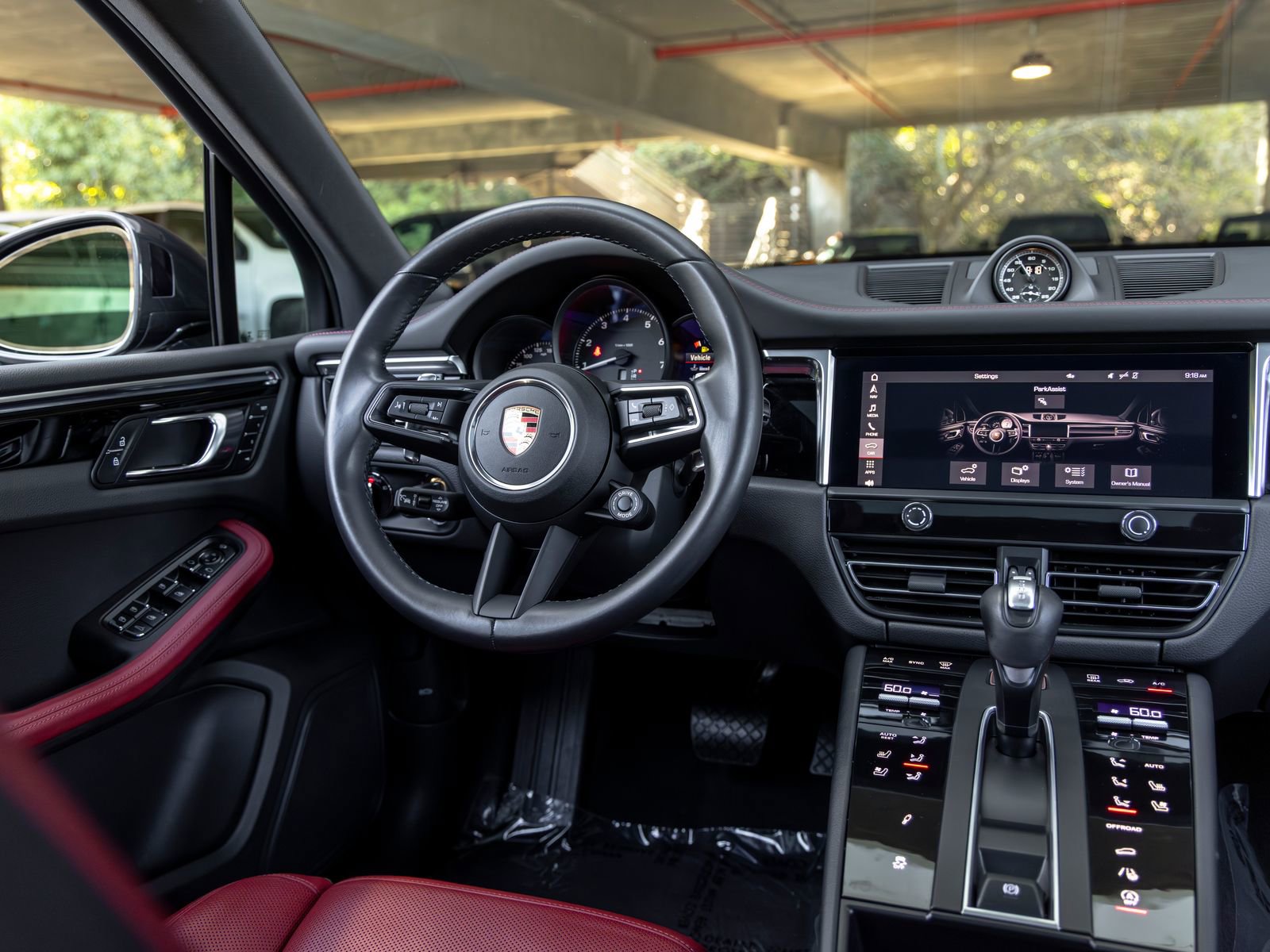 Certified 2023 Porsche Macan AWD/4WD image 39