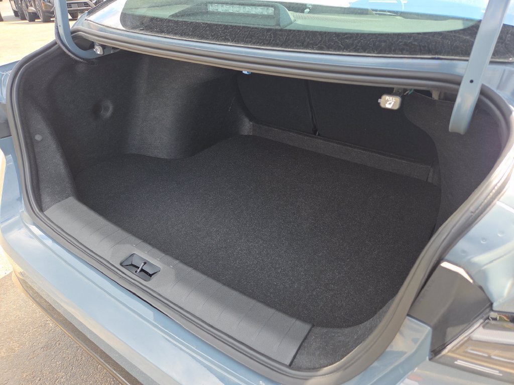 New 2026 Nissan Sentra SR w/ SR Premium Package FWD image 27