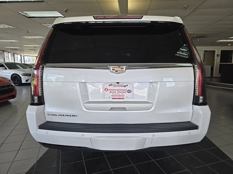 Used 2016 Cadillac Escalade ESV Premium AWD/4WD image 5