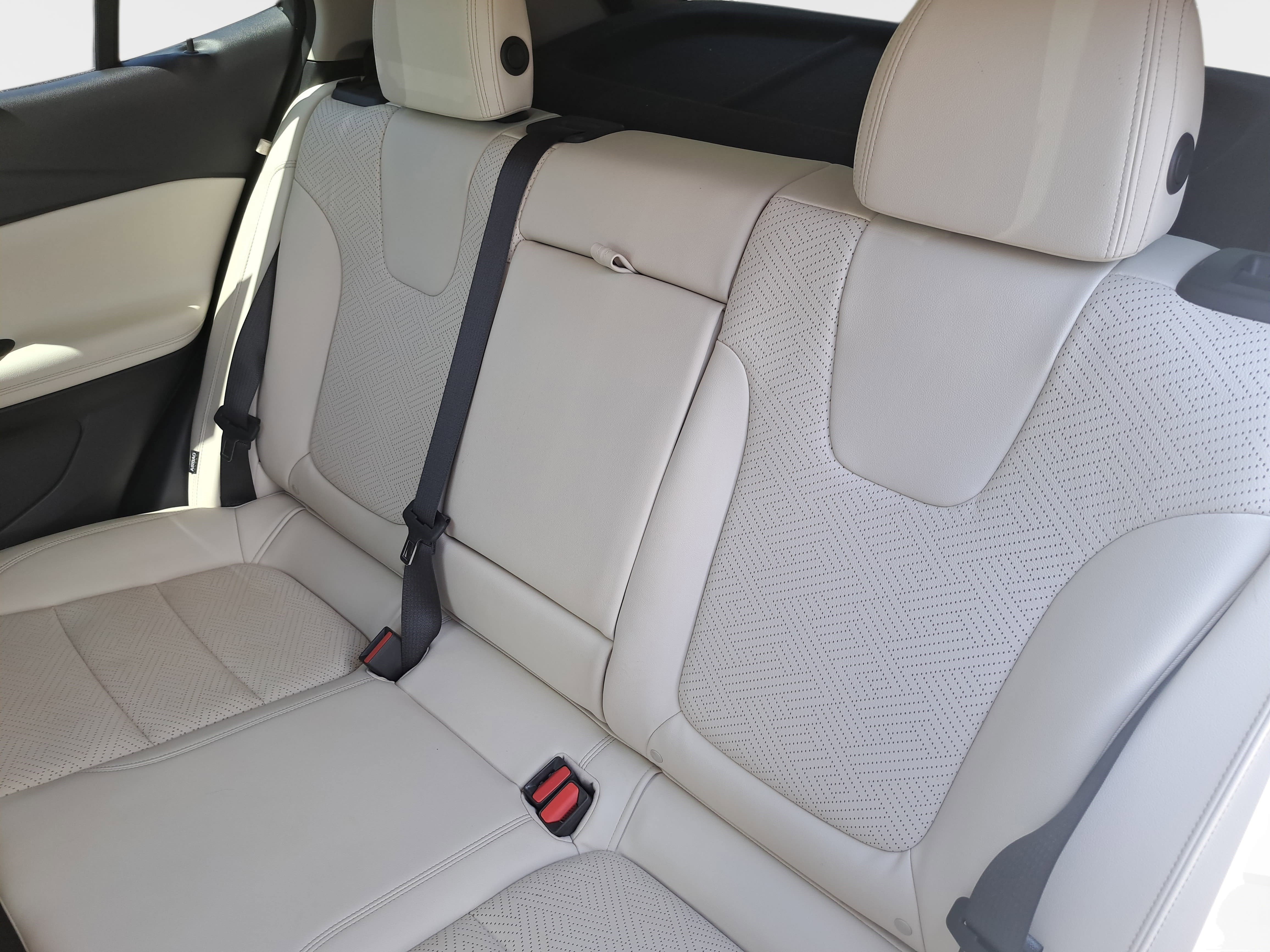Used 2020 Buick Encore GX Essence w/ Sport Touring Package image 14