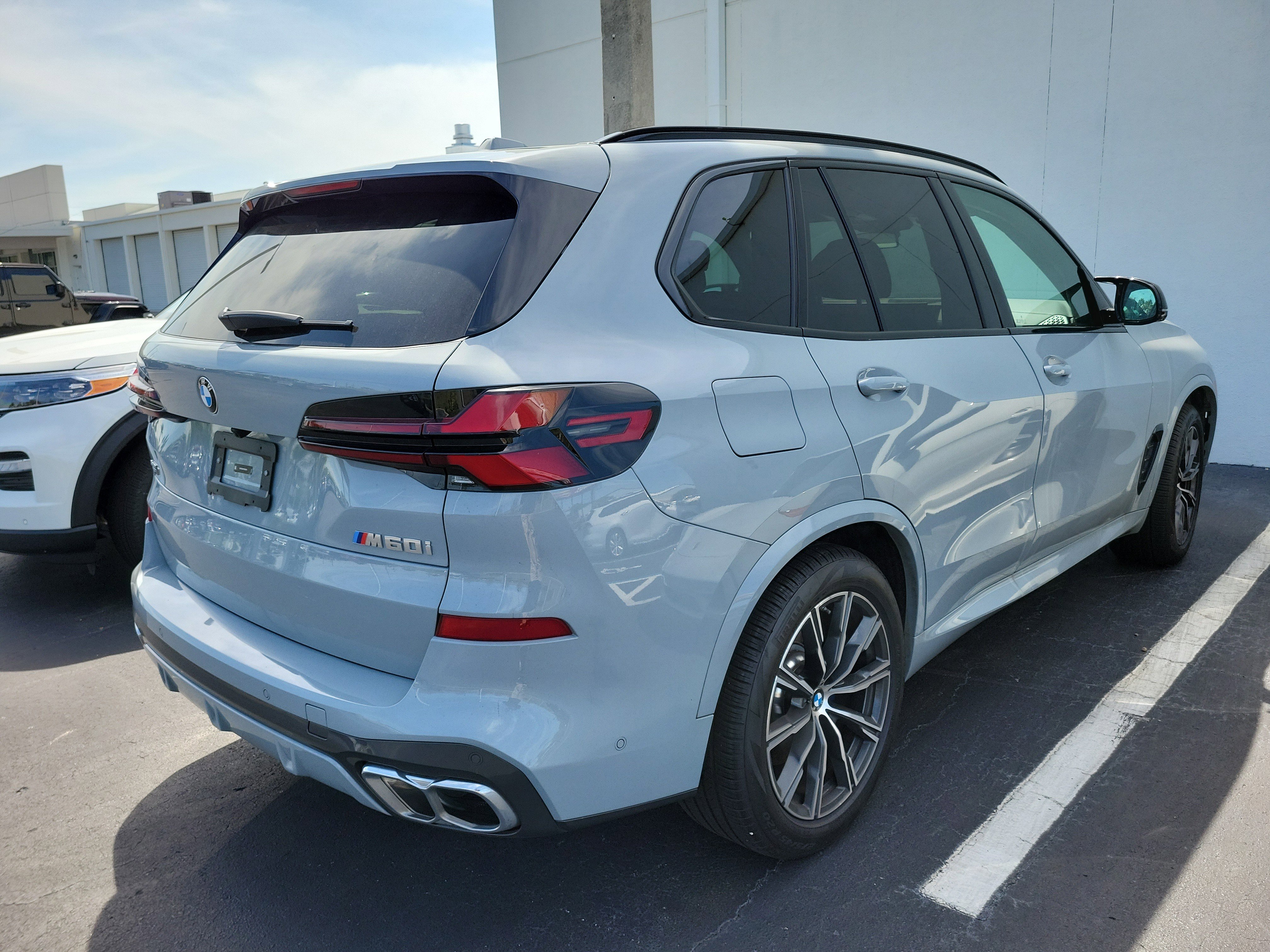 Used 2026 BMW X5 M60i image 3