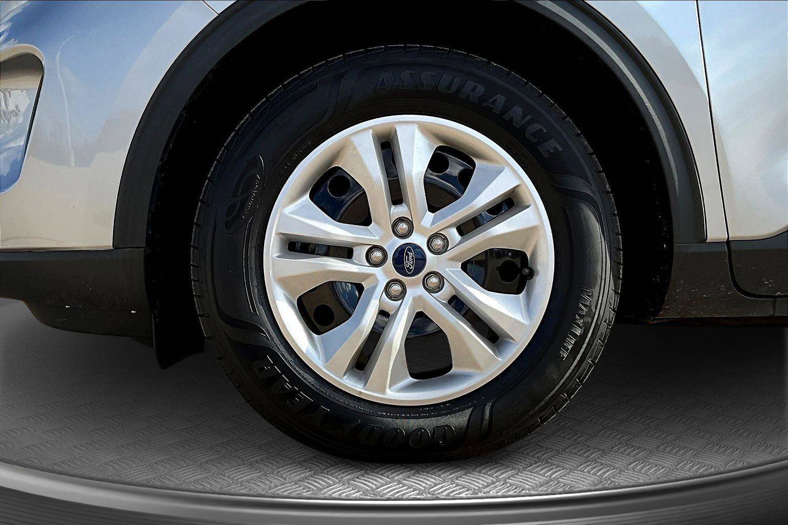 Used 2022 Ford Escape S image 9