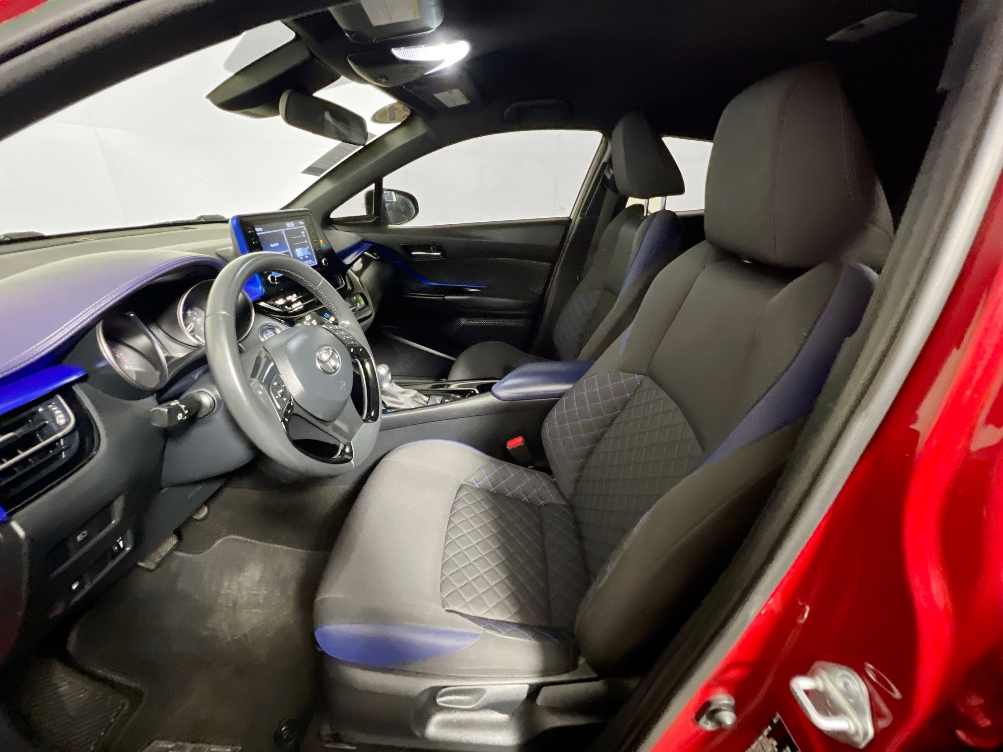 Used 2021 Toyota C-HR XLE image 14