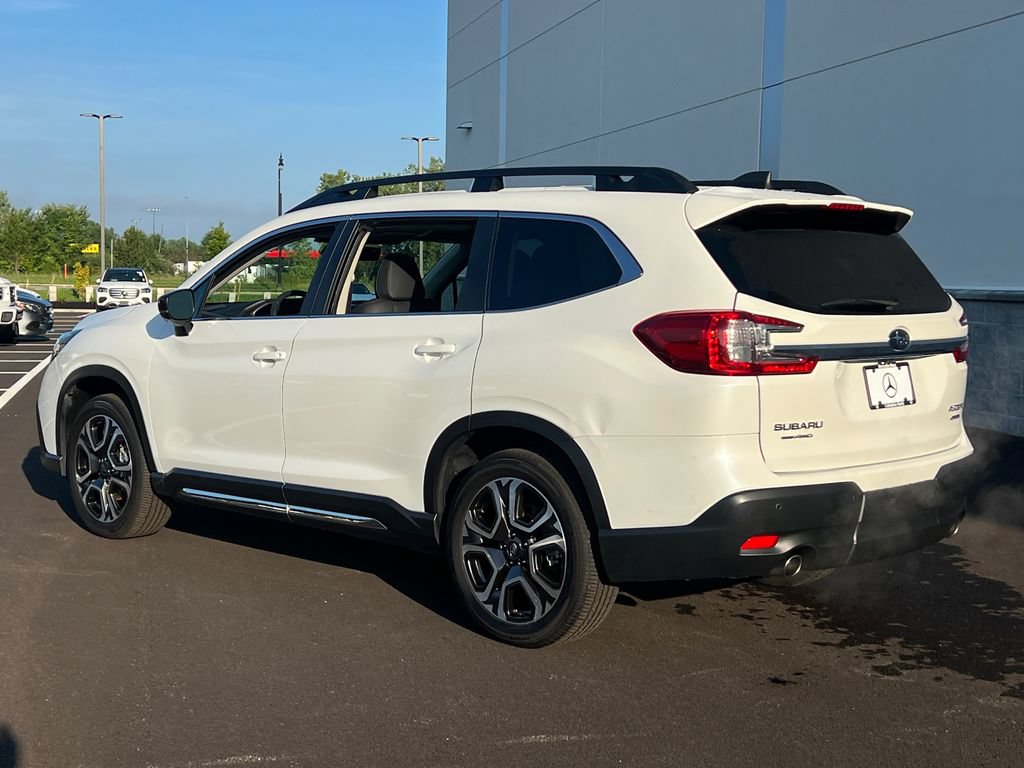Used 2025 Subaru Ascent Limited AWD/4WD image 5