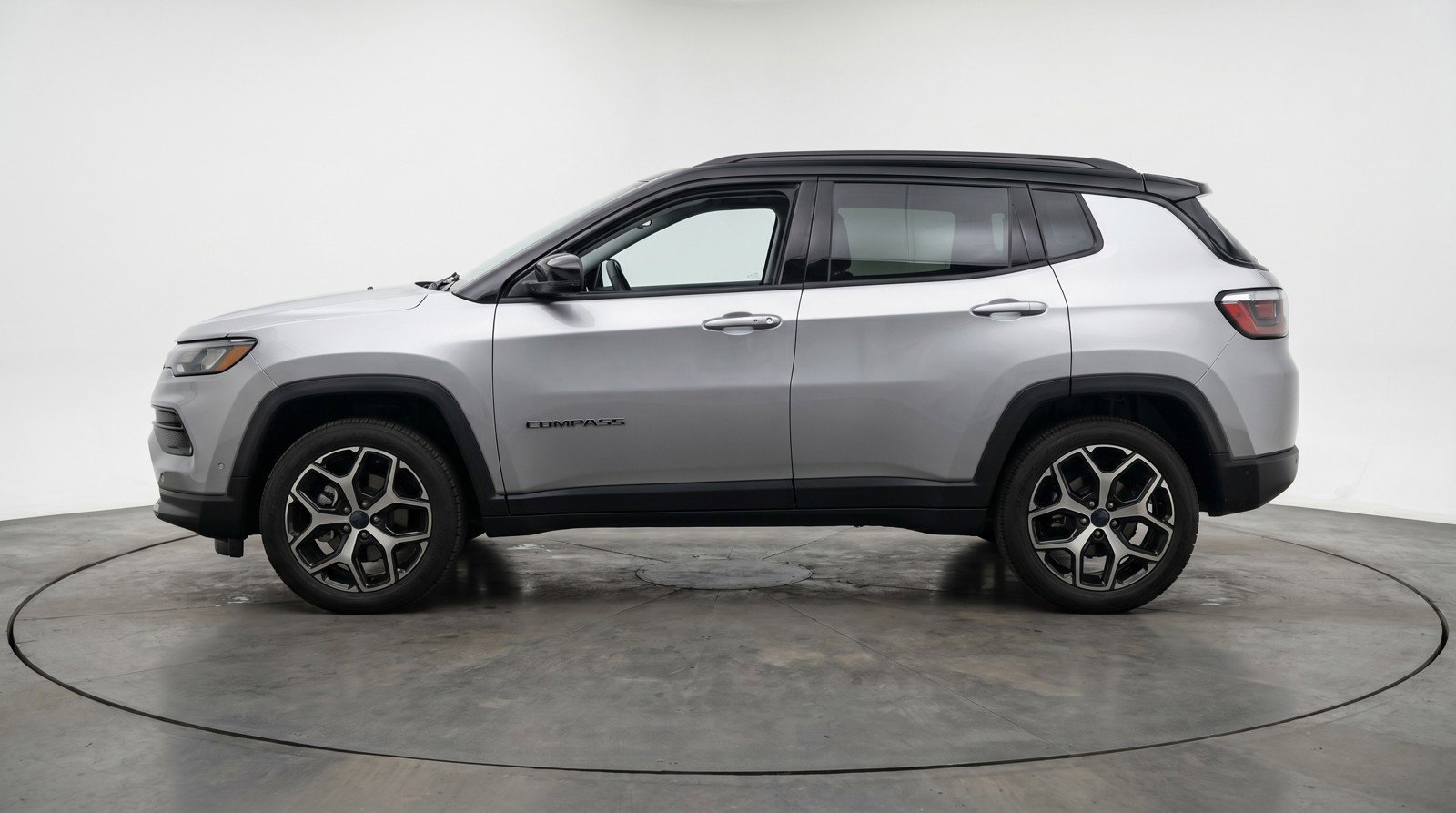 Used 2025 Jeep Compass Limited AWD/4WD image 5