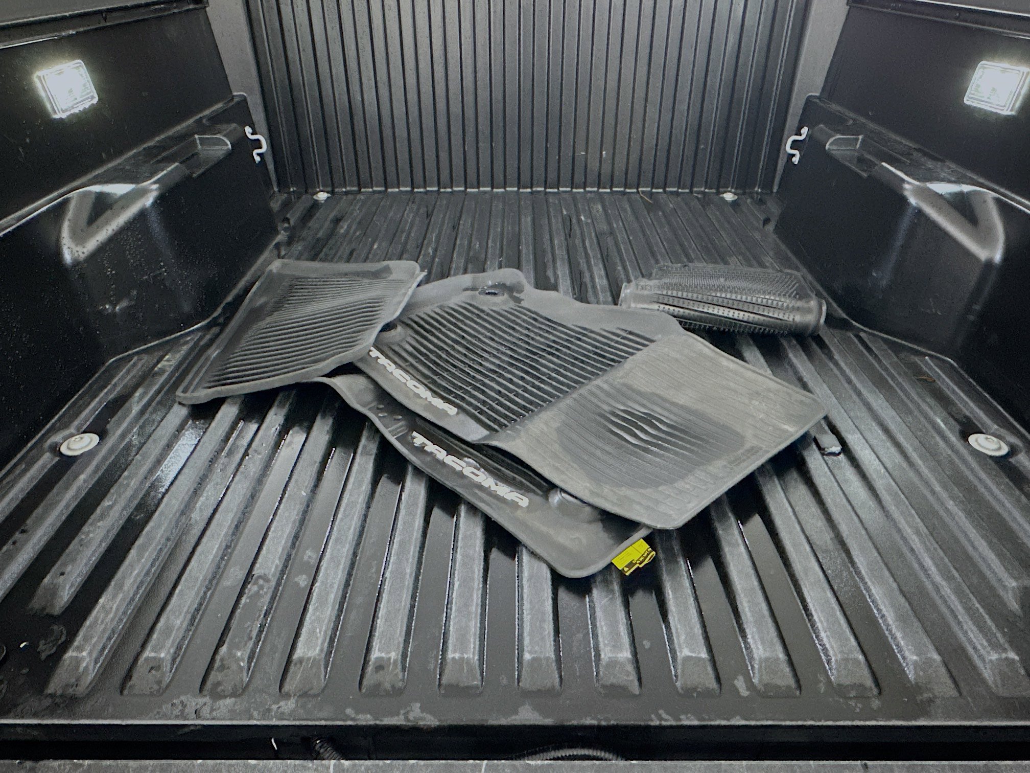 Used 2025 Toyota Tacoma SR5 image 31