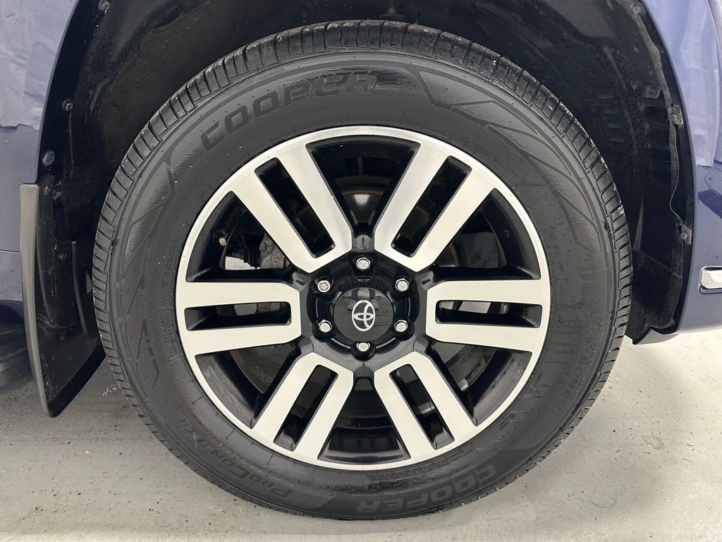 Used 2022 Toyota 4Runner Limited AWD/4WD image 58