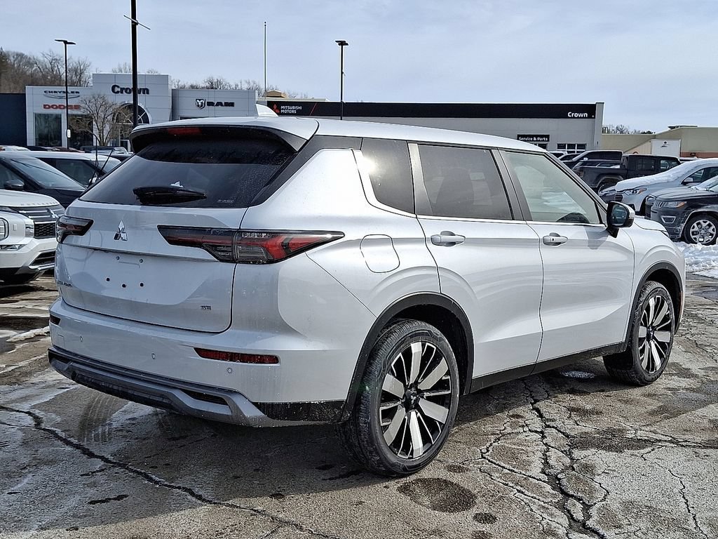 New 2026 Mitsubishi Outlander SE AWD/4WD image 4