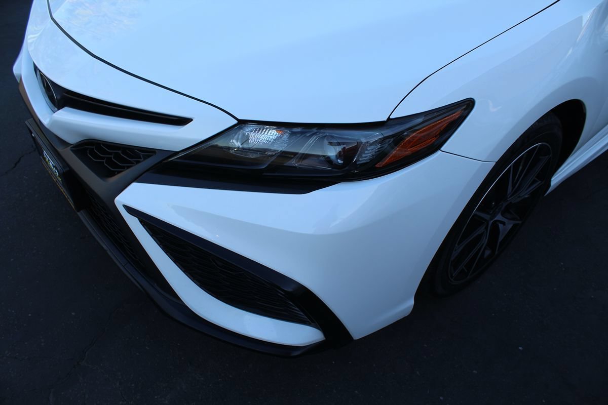 Used 2022 Toyota Camry SE w/ Convenience Package FWD image 10