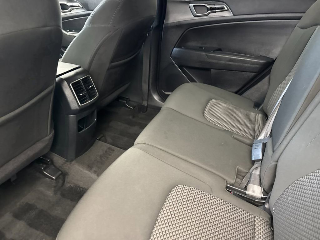 Used 2024 Kia Sportage LX image 11