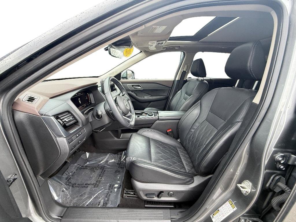 Used 2023 Nissan Rogue Platinum w/ Platinum Premium Package image 13