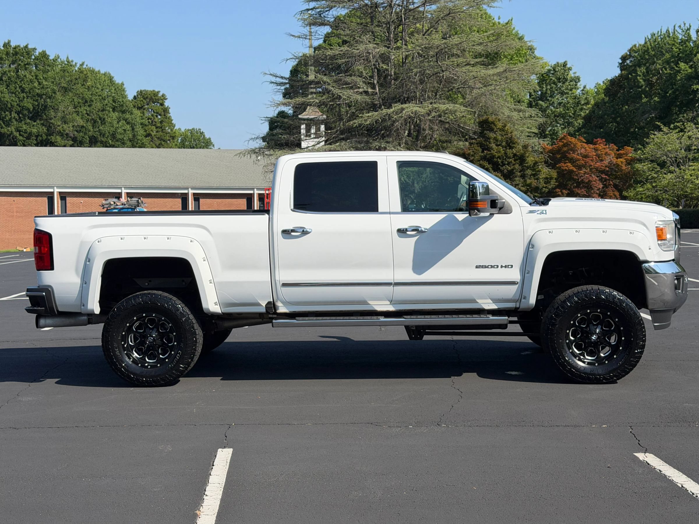 Used 2016 GMC Sierra 2500 SLT w/ Duramax Plus Package AWD/4WD image 5