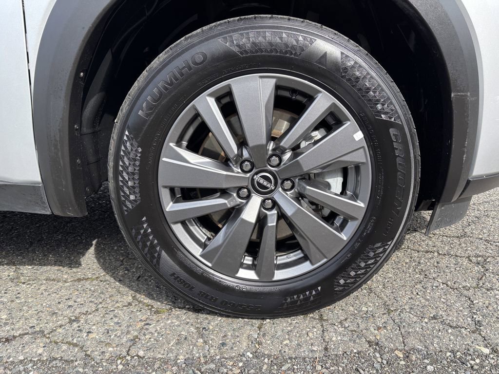 Used 2025 Nissan Pathfinder SV AWD/4WD image 10