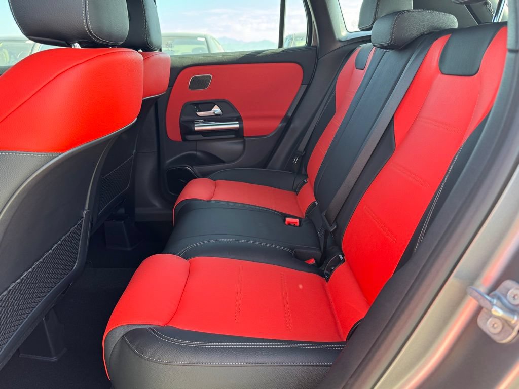Used 2025 Mercedes-Benz GLA 35 AMG 4MATIC image 30