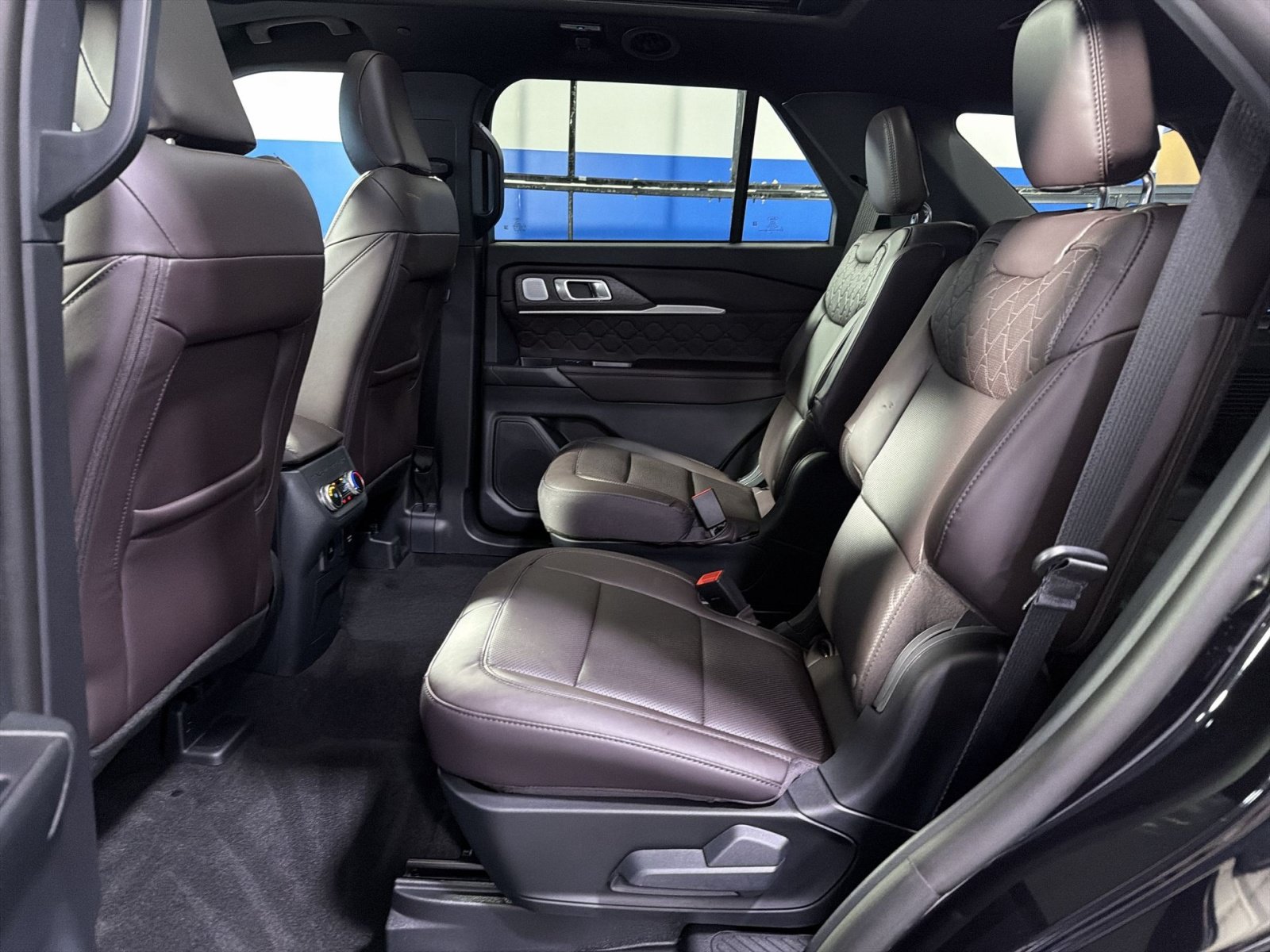 New 2026 Ford Explorer Platinum w/ LUX Leather Package AWD/4WD image 30