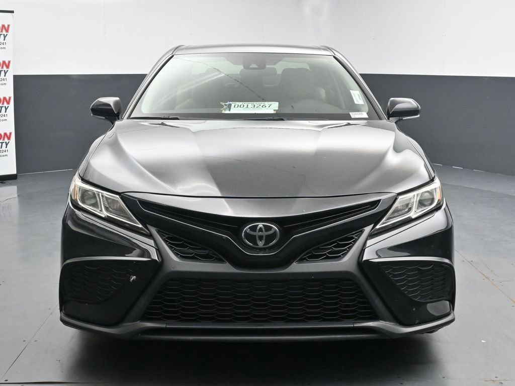 Used 2024 Toyota Camry SE FWD image 3