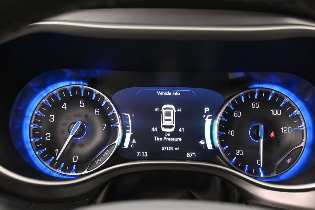 Used 2023 Chrysler Pacifica Touring-L FWD image 24