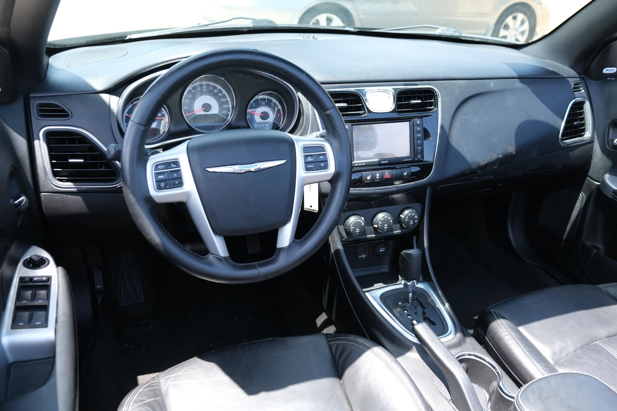 Used 2011 Chrysler 200 Limited FWD image 10