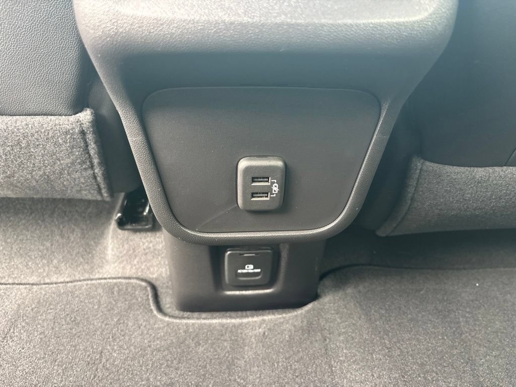 Used 2024 Chevrolet Equinox Premier FWD image 30