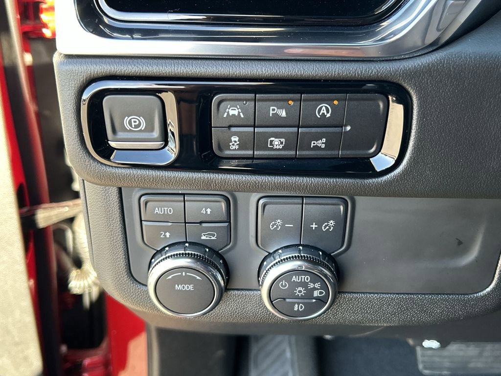 Used 2025 GMC Yukon Elevation image 18