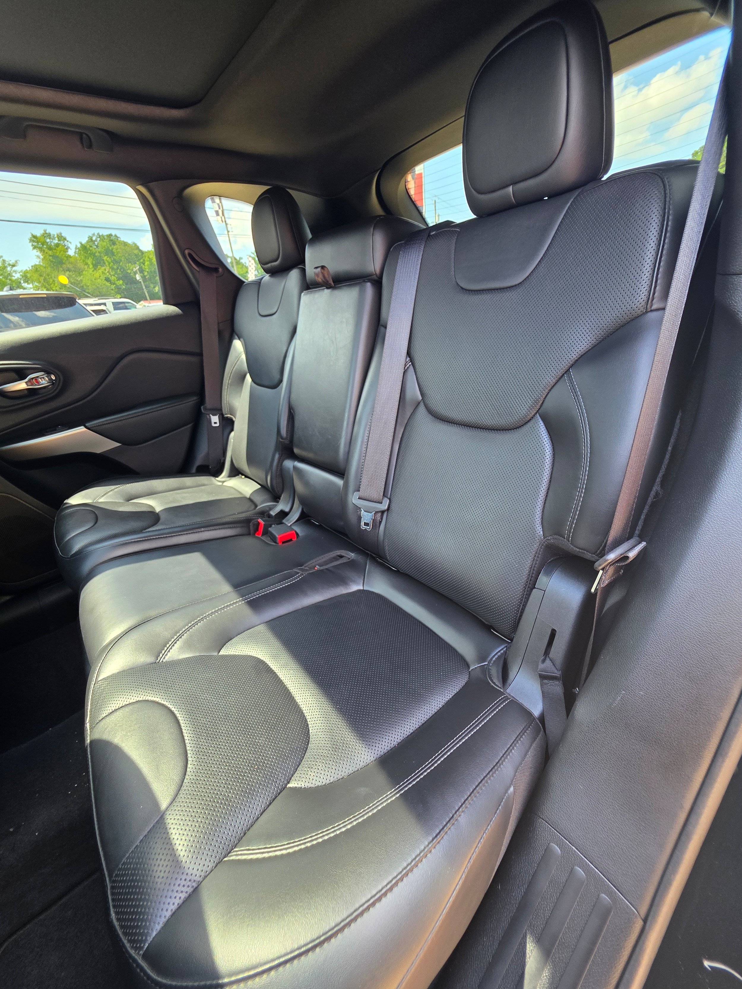 Used 2020 Jeep Cherokee High Altitude AWD/4WD image 22