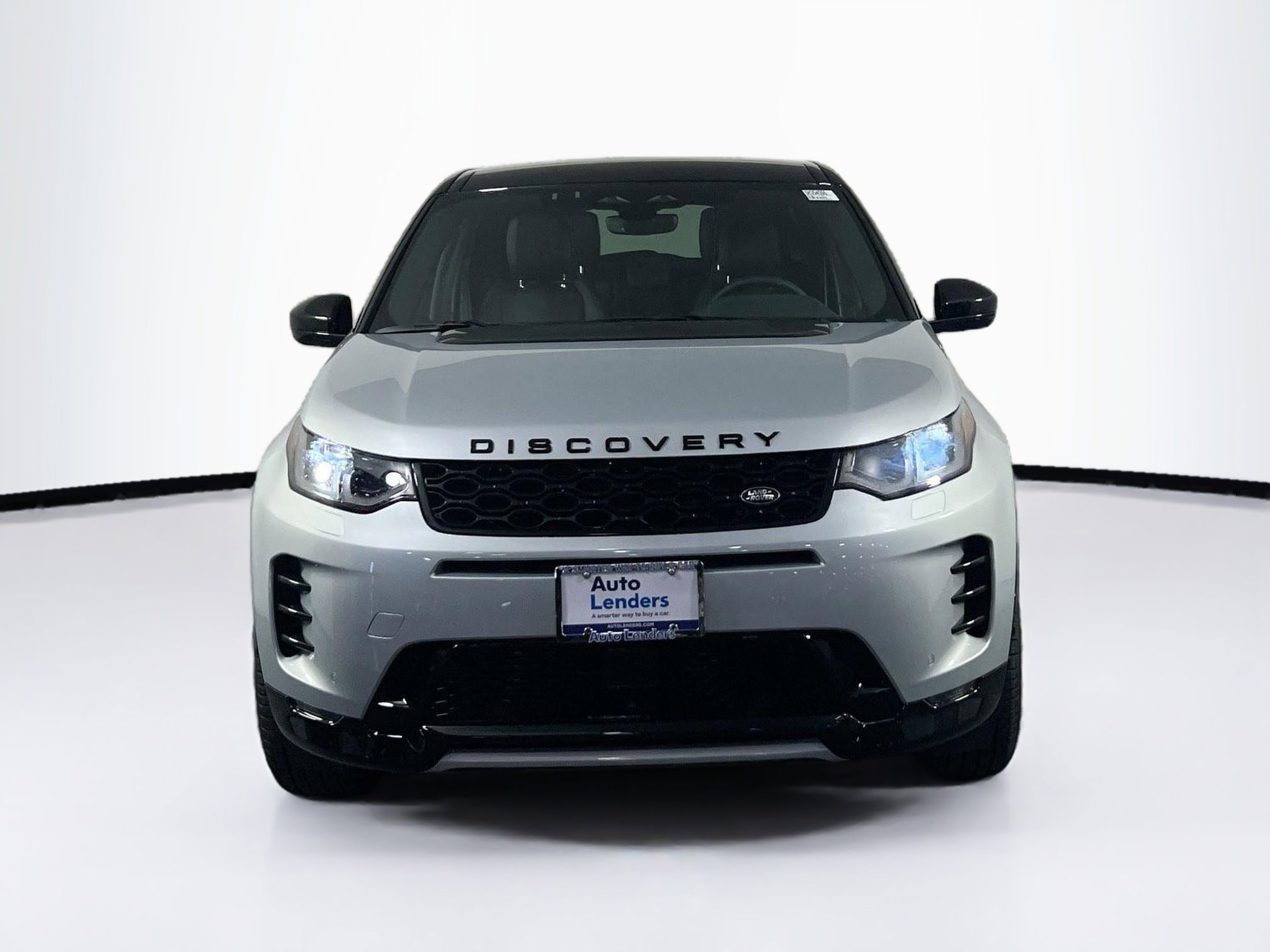 Used 2025 Land Rover Discovery Sport Dynamic SE image 2
