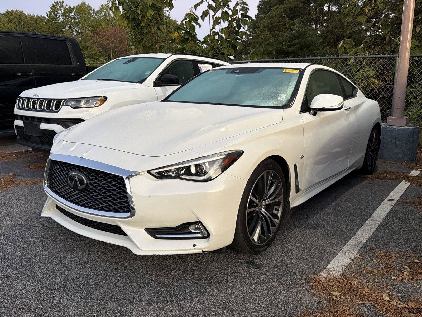 Used 2019 INFINITI Q60 3.0t Luxe w/ Essential Package RWD image 1