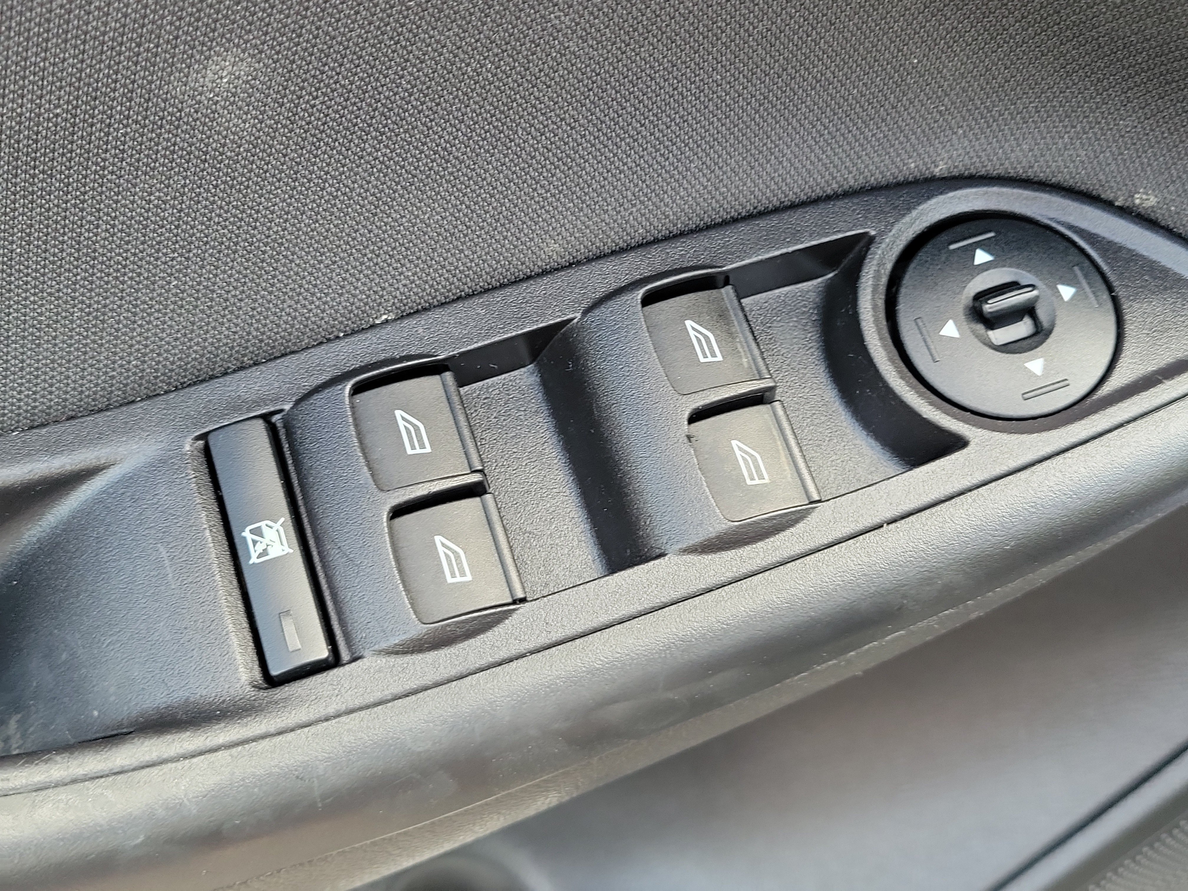 Used 2016 Ford Focus SE w/ Reverse Sensing Package FWD image 18