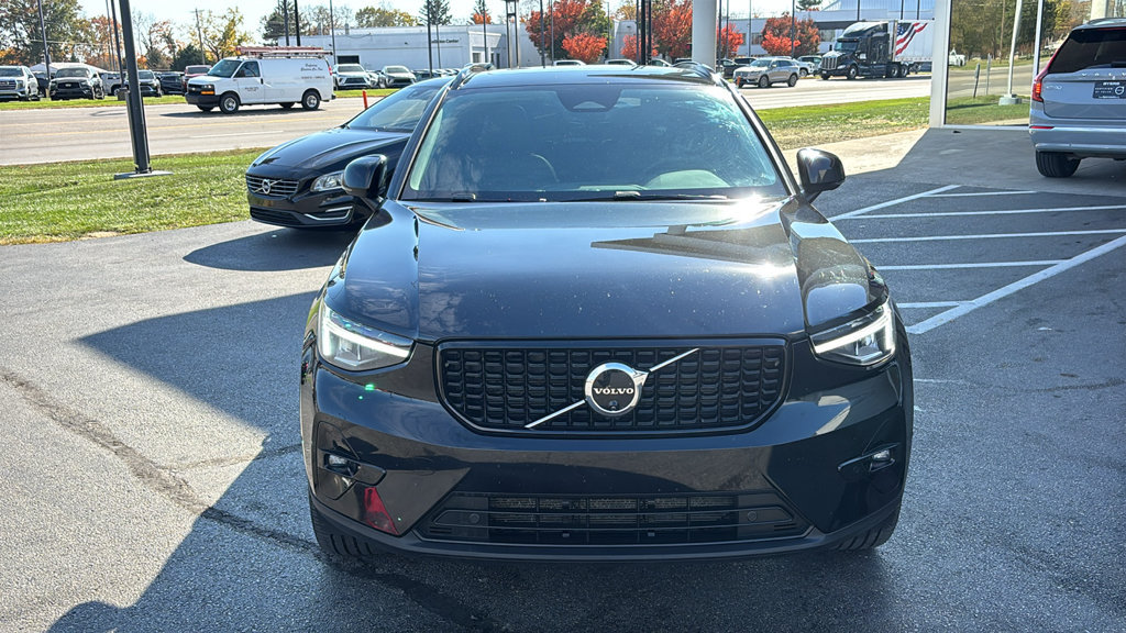 Certified 2024 Volvo XC40 B5 Plus w/ Climate Package AWD/4WD image 6