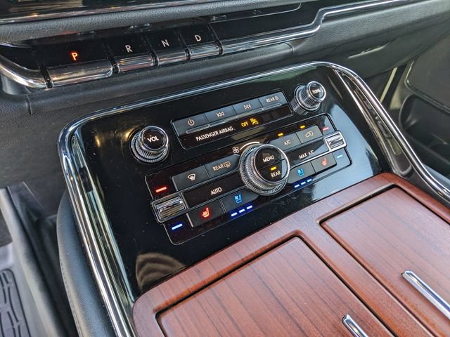 Used 2023 Lincoln Navigator 4WD image 26