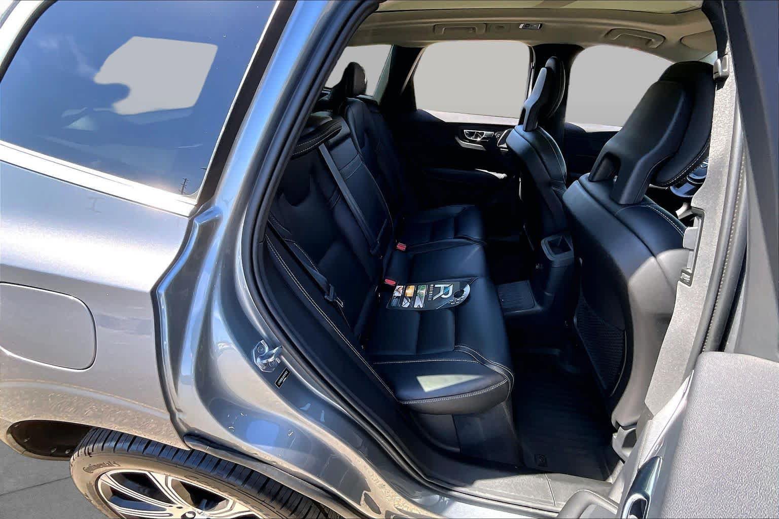 Used 2019 Volvo XC60 T8 Inscription w/ Advanced Package AWD/4WD image 19