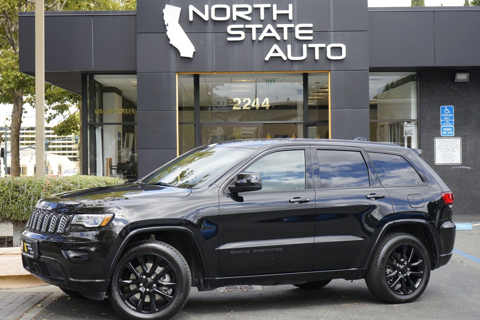 Used 2021 Jeep Grand Cherokee Laredo X
