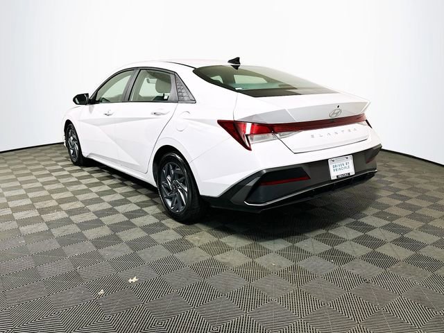 Used 2024 Hyundai Elantra SEL image 6