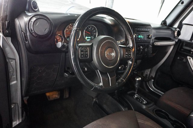 Used 2014 Jeep Wrangler Unlimited Sahara w/ Max Tow Package image 7