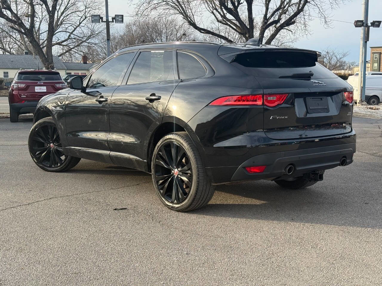 Used 2019 Jaguar F-PACE R-Sport image 2