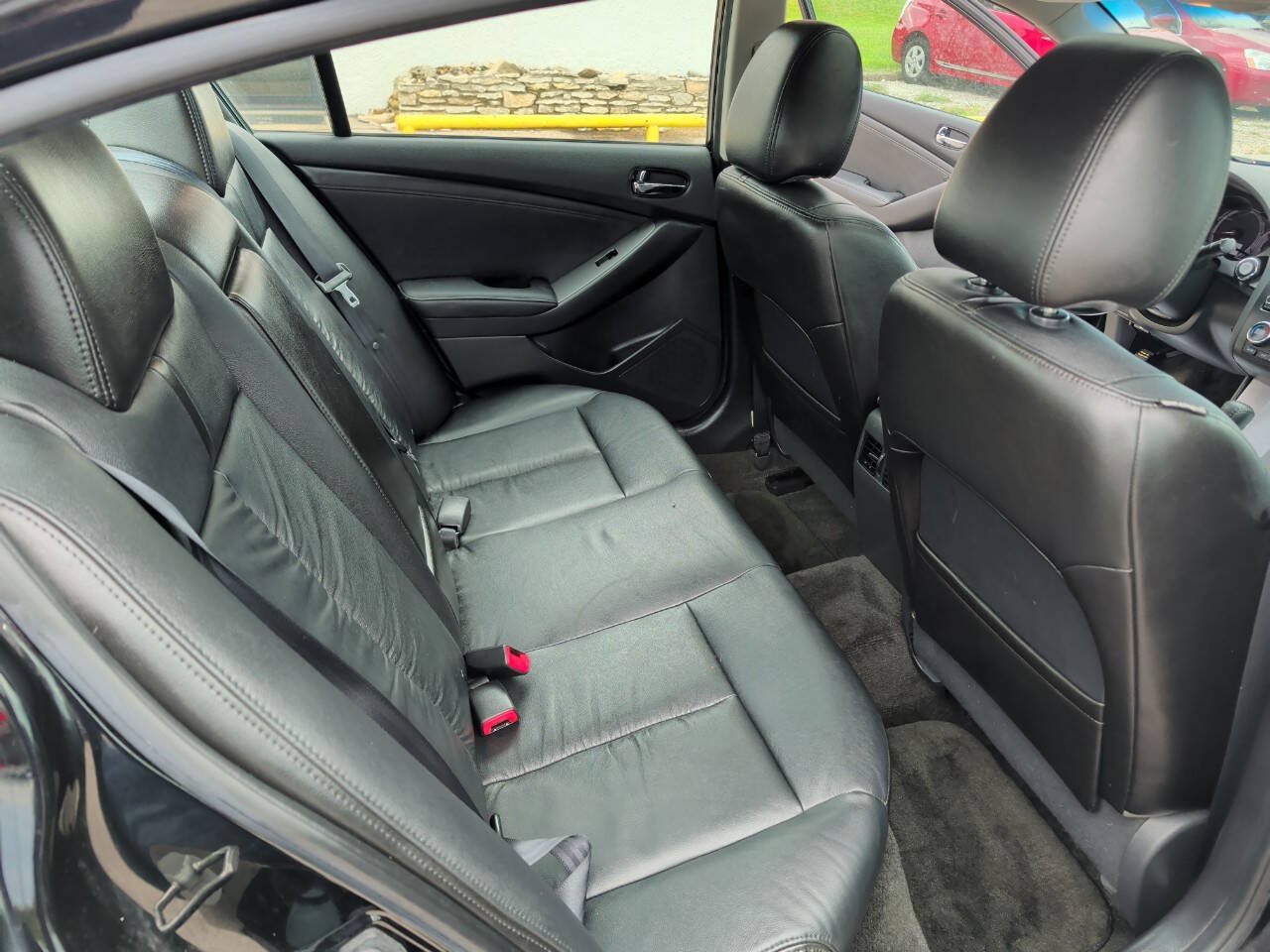 Used 2011 Nissan Altima 3.5 SR w/ 3.5SR Premium Pkg FWD image 22