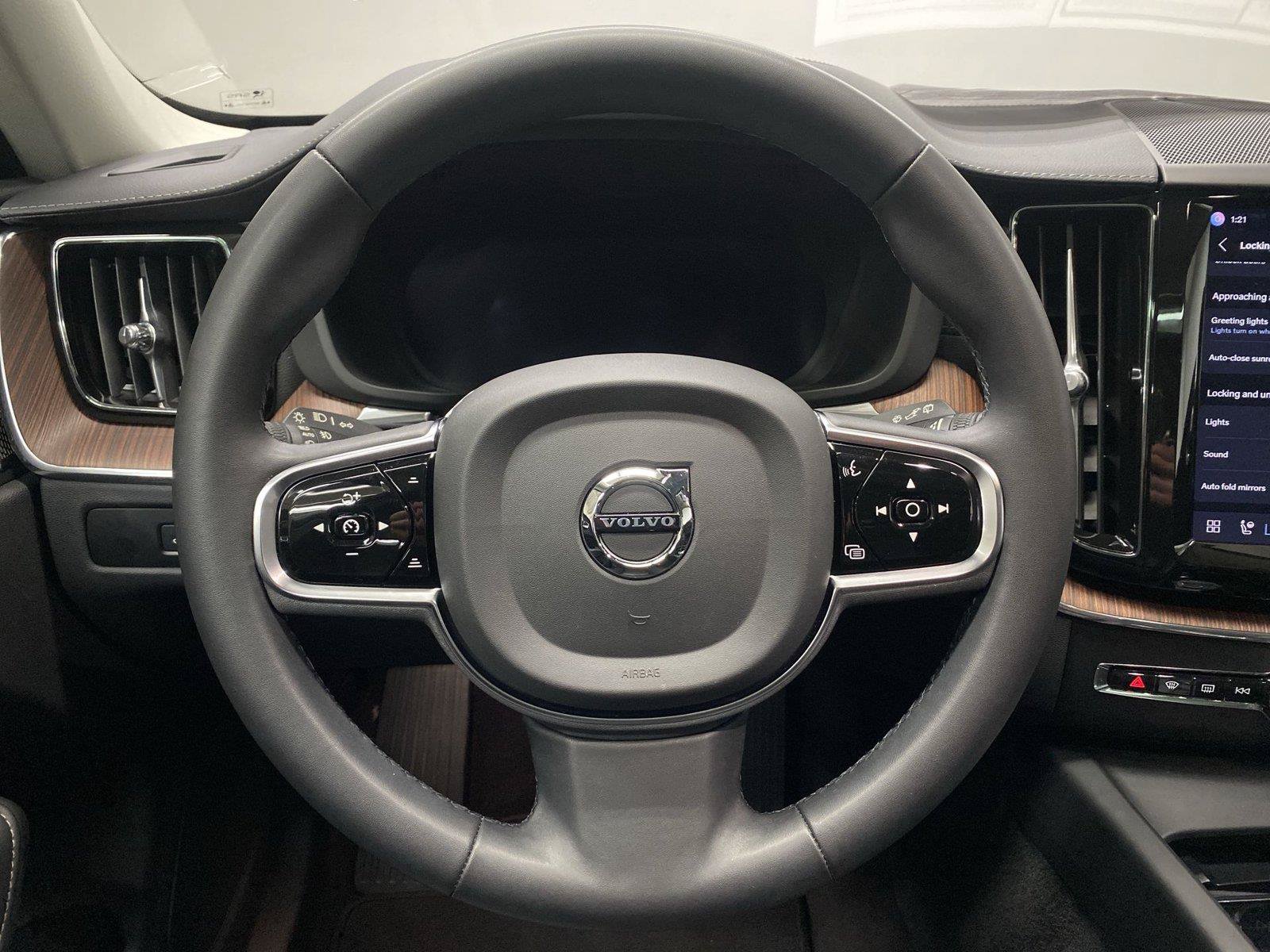 Used 2023 Volvo XC60 T8 Ultimate w/ Protection Package Premier AWD/4WD image 15