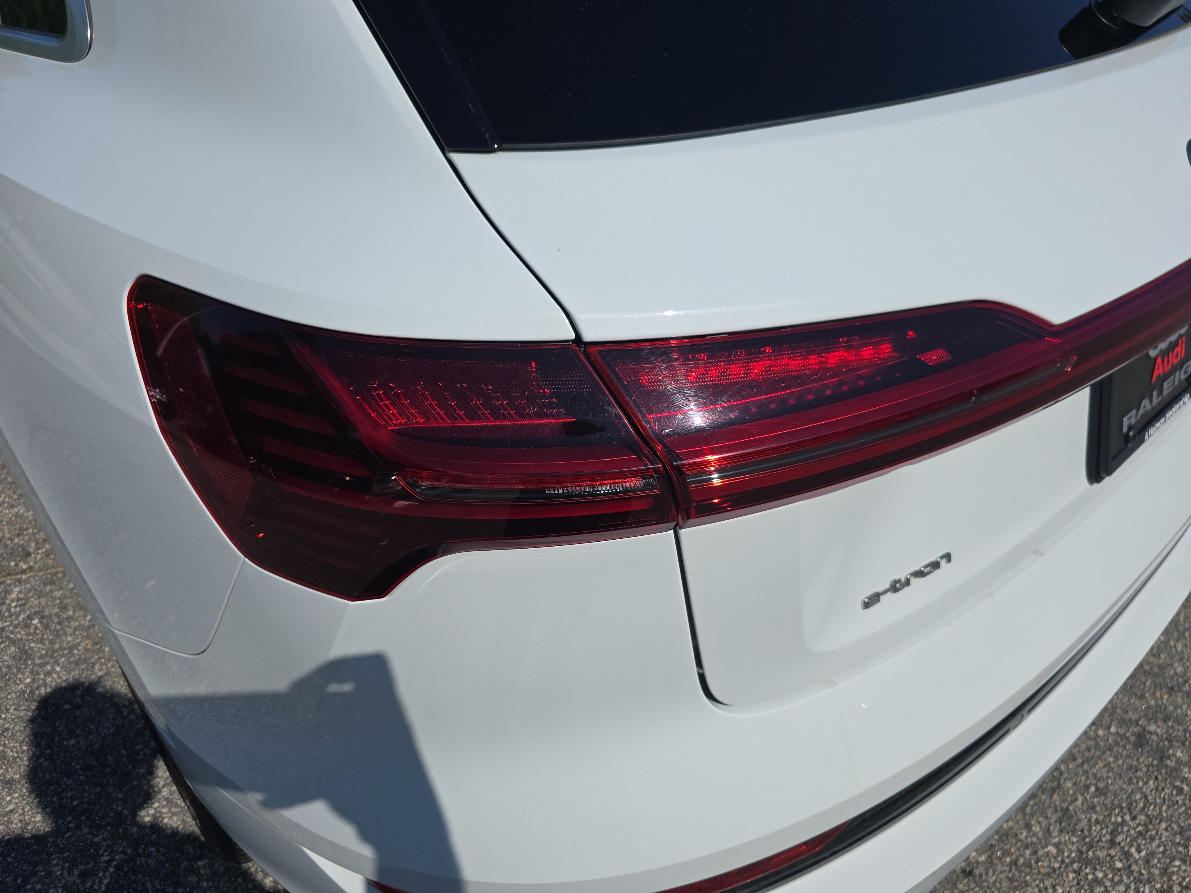 Used 2021 Audi e-tron Premium w/ Towing Package AWD/4WD image 31
