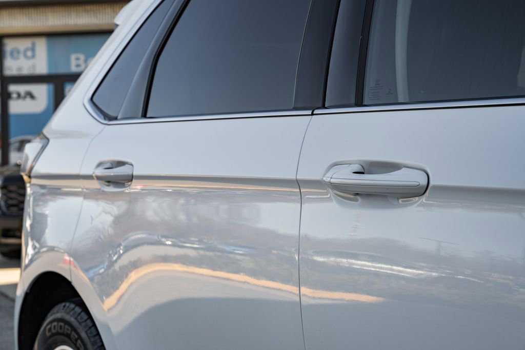 Used 2017 Ford Edge SEL w/ Equipment Group 201A image 15