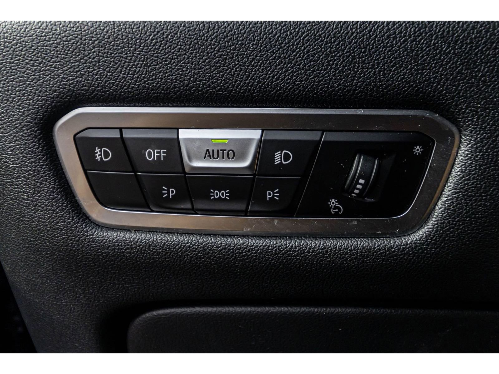 Used 2022 BMW X7 xDrive40i w/ Premium Package image 21