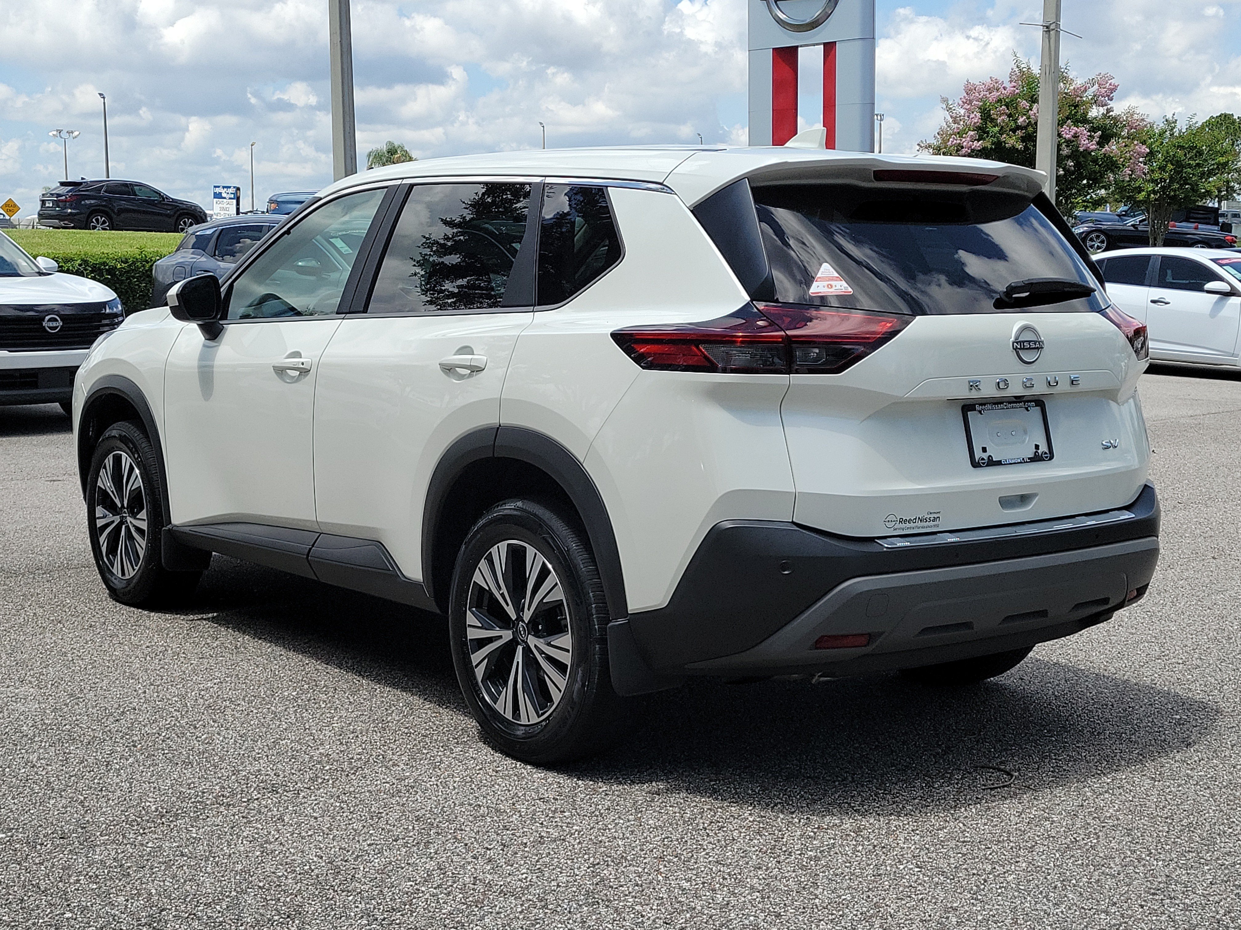 Certified 2023 Nissan Rogue SV FWD image 8