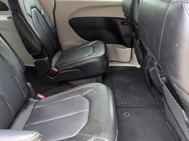 Used 2024 Chrysler Pacifica Touring-L FWD image 29