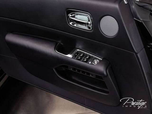 Used 2018 Rolls-Royce Dawn RWD image 27